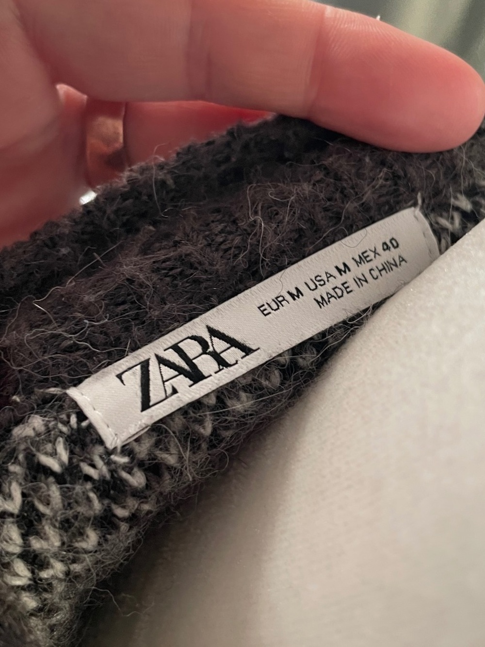 Zara Mens Brushed Textured Abstract Jacquard Sweater - Size M - Picture 4 of 8